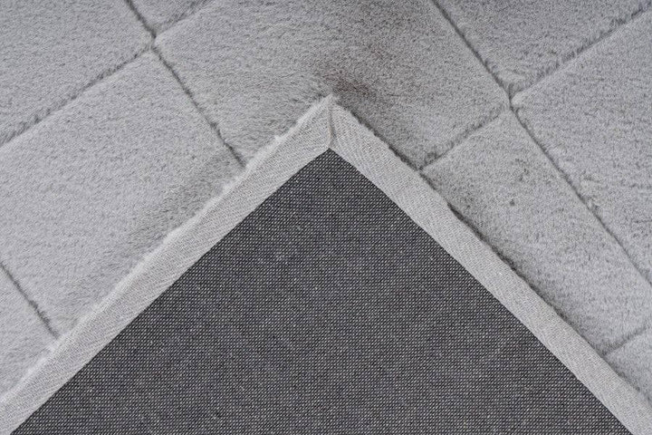 Impulse 600 Silver Very Soft Fluffy Diamond Rug - DLB Furniture